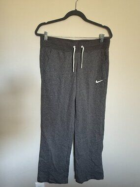 Nike Women’s Gray Lounge Pants M Wide Leg Sweatpants Drawstring Athleisure NWT